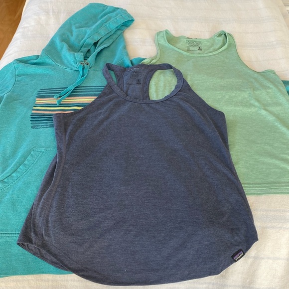 Bundle of three Patagonia hoodie and tank top size S - Picture 2 of 12